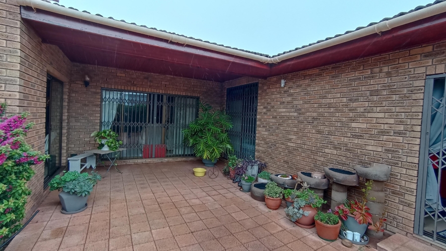 3 Bedroom Property for Sale in Vredenburg Western Cape